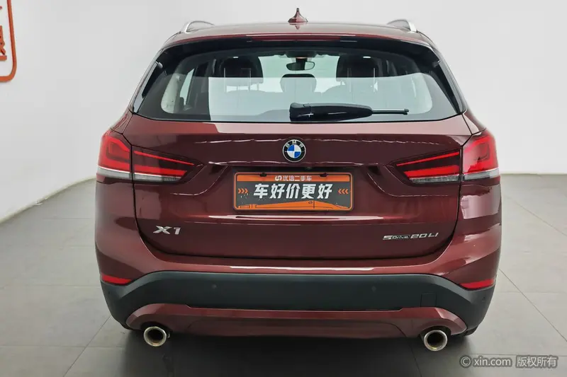 BMW X1 sDrive20Li стиль — фото 3