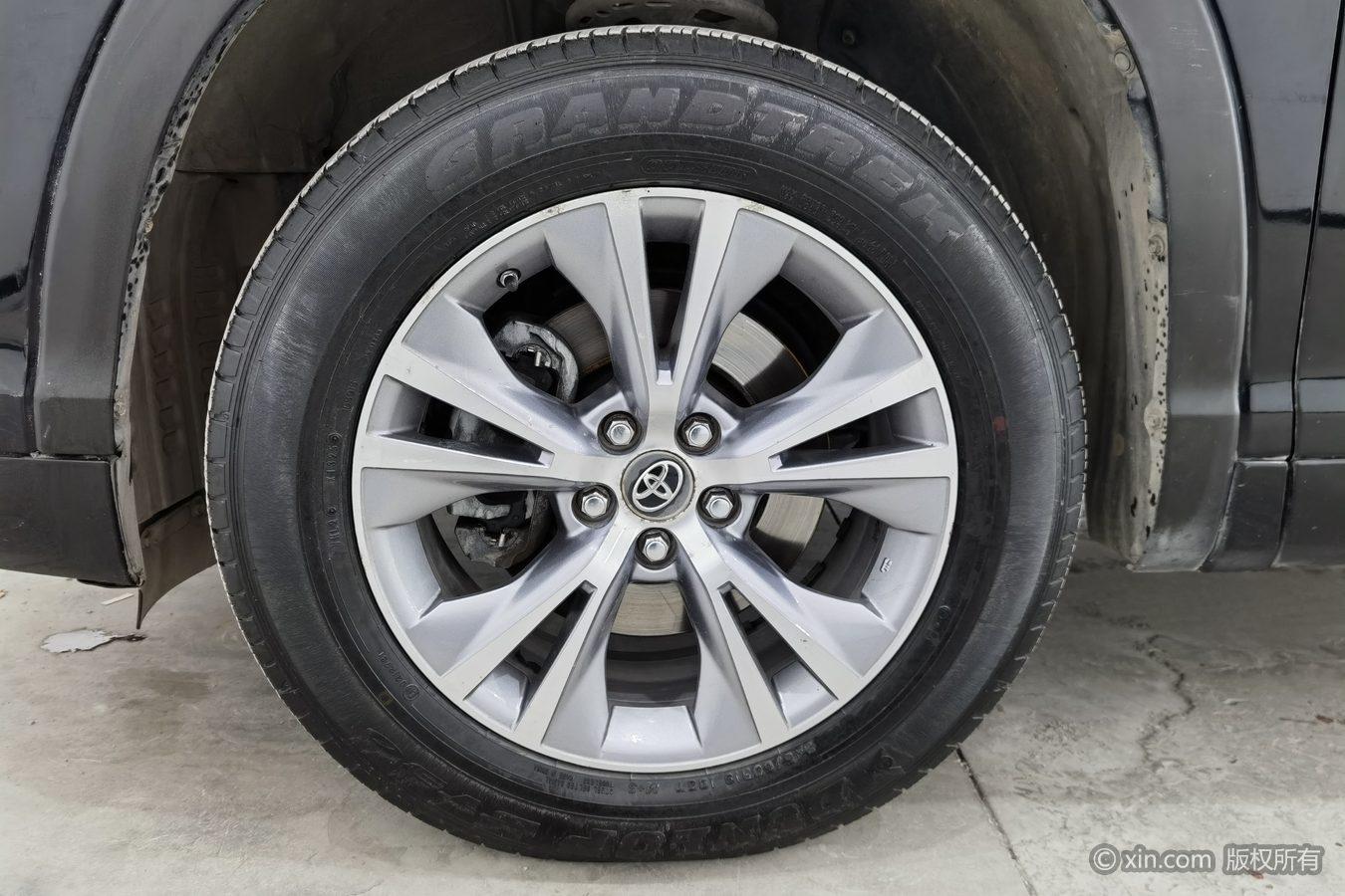 Toyota Highlander 2015 2.0T Elite 7 мест