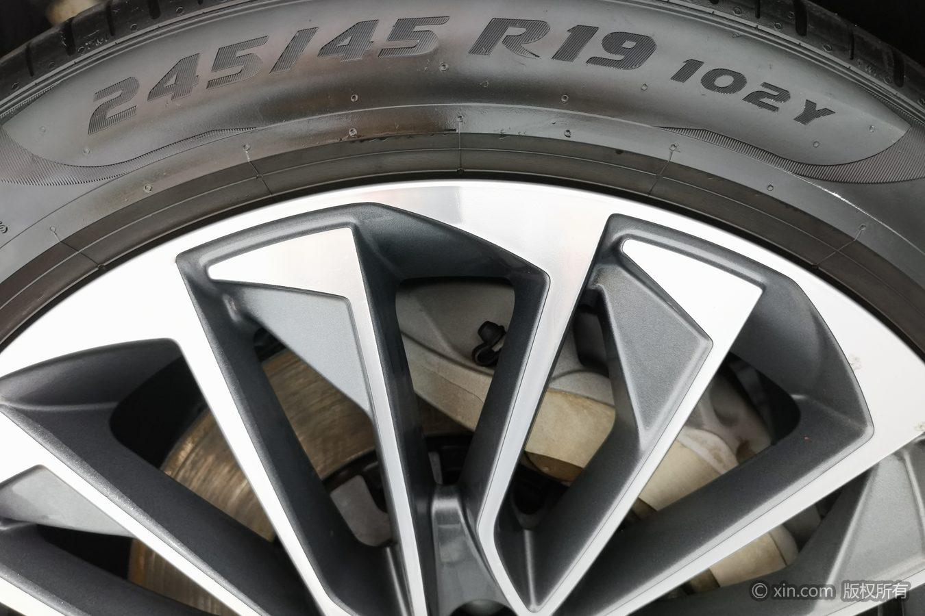 Audi A6L PHEV id 4485077 из Китая 21