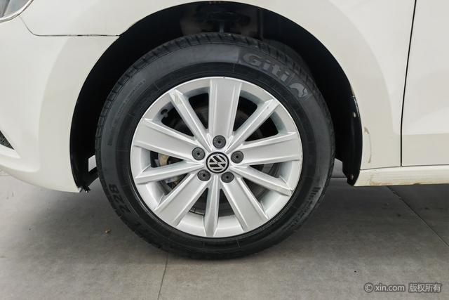 Volkswagen Jetta 2015 1.6 L MTComfort — фото 9