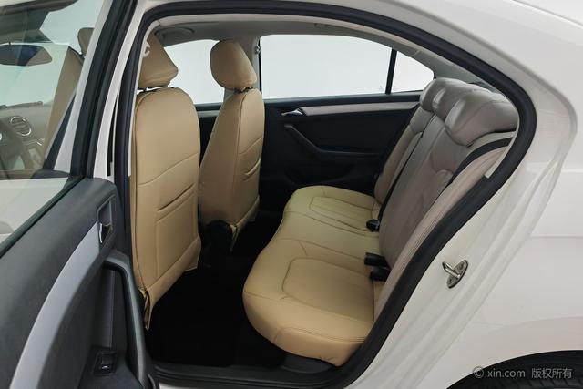Volkswagen Jetta 2015 1.6 L MTComfort — фото 19