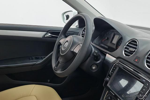 Volkswagen Jetta 2015 1.6 L MTComfort — фото 11