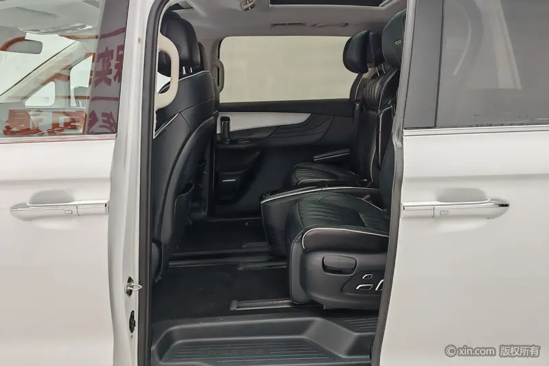 Roewe iMAX8 — фото 14