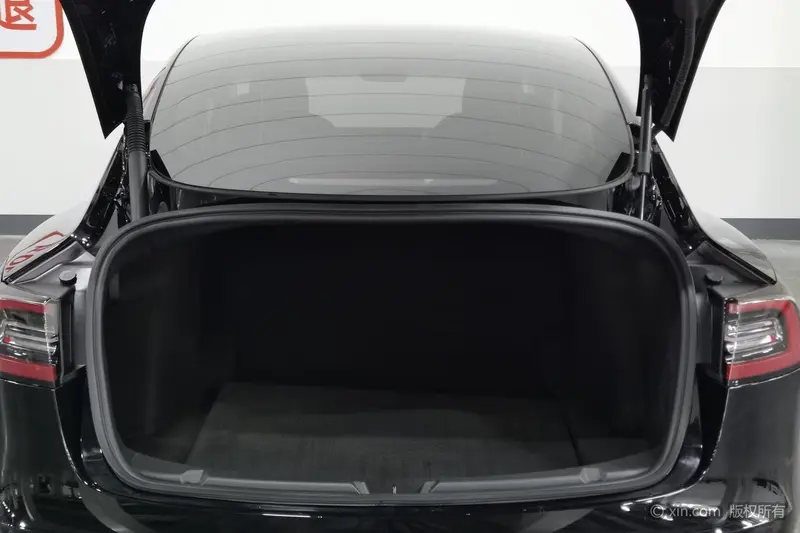 Tesla Model 3 — фото 16