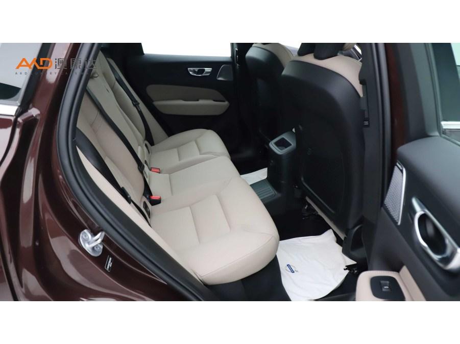 Volvo XC60 PHEV 2026 T8 Luxury