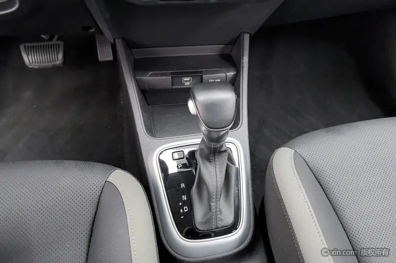 Kia 1.4 L CVT — фото 10