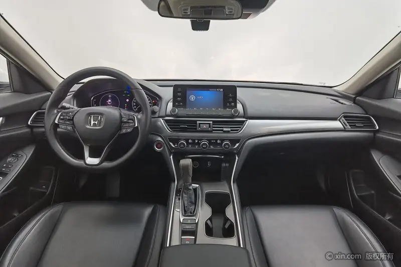 Honda Accord — фото 8