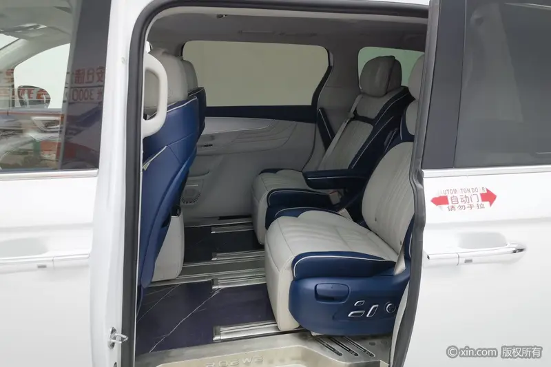 Roewe iMAX8 — фото 14