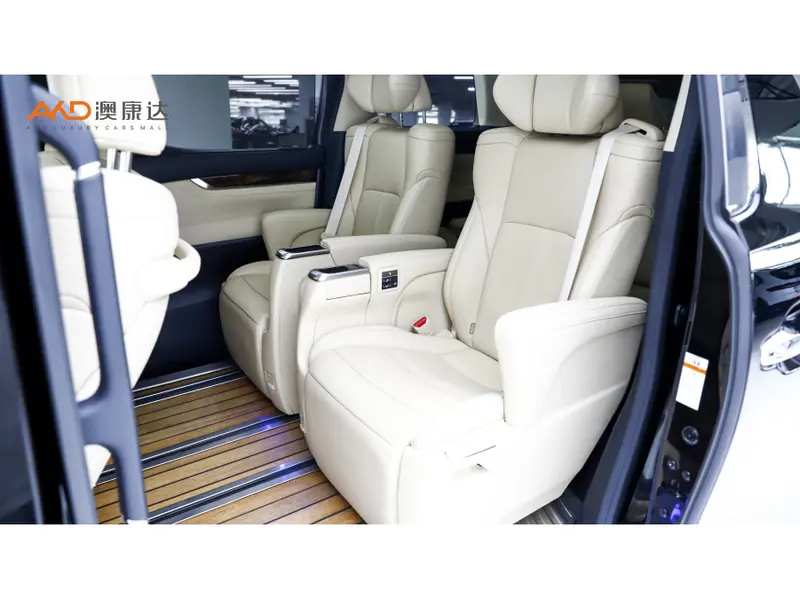 Toyota Alphard — фото 6