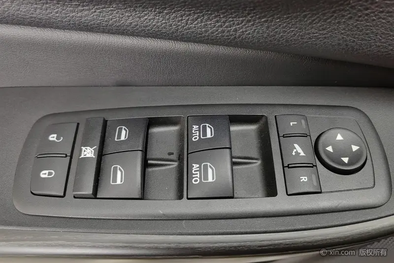 Jeep Cherokee 2.4L продвинутая — фото 17