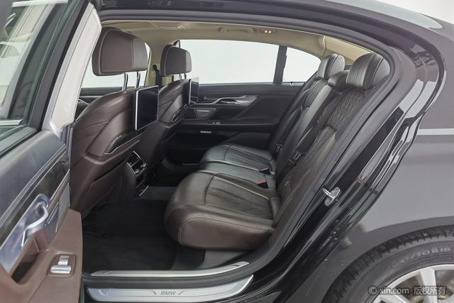 BMW 7-Series 2017 730 Li Luxury — фото 20