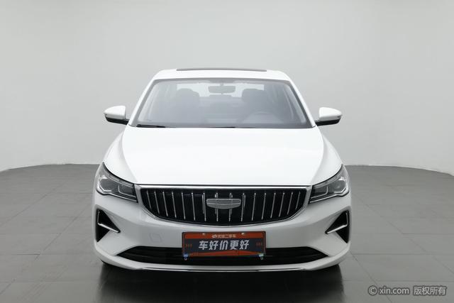 Geely Emgrand 2025 4 1.5 L MT — фото 2