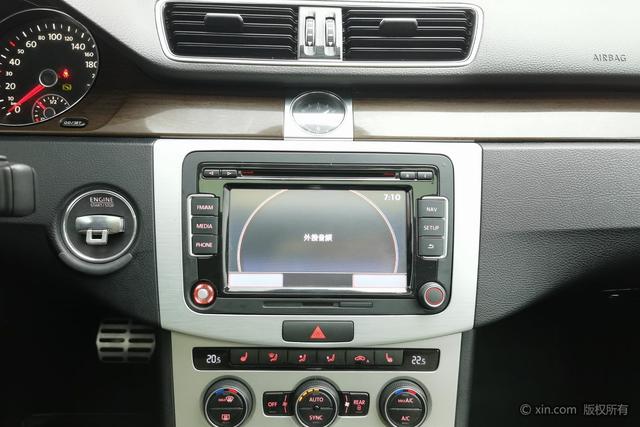 Volkswagen Magotan 2015 2.0 TSI Flagship — фото 11
