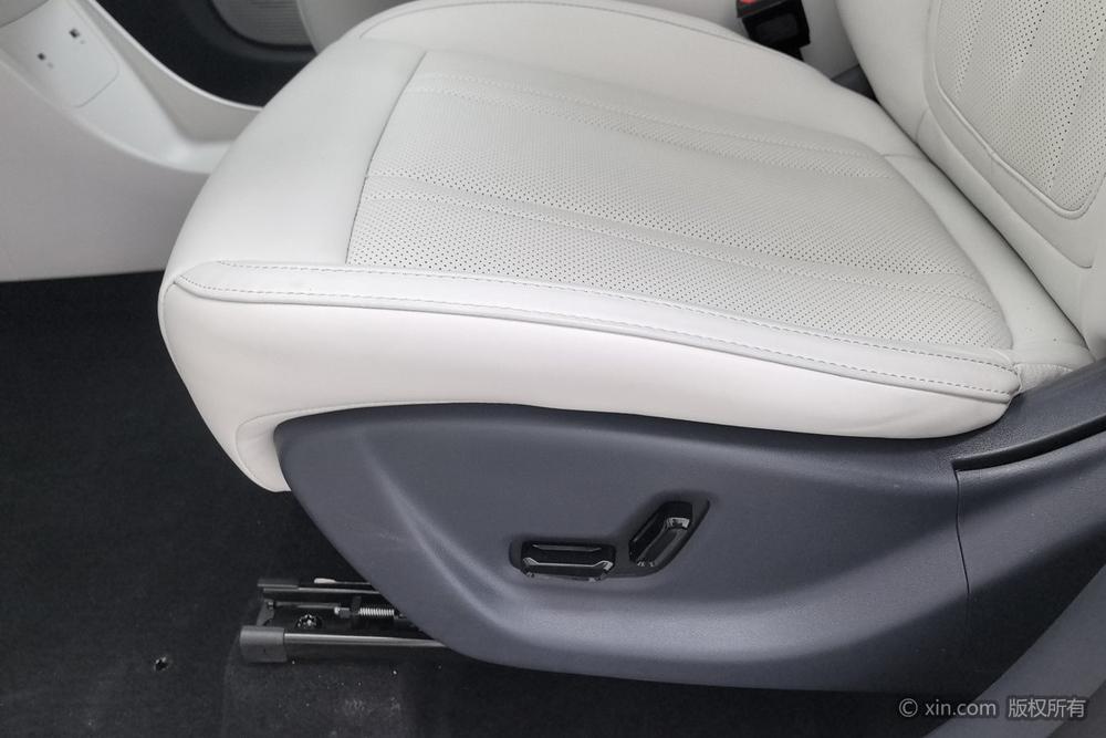 Geely Xingyuan, фото 17