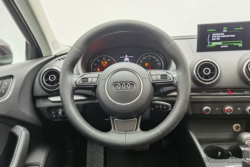 Audi A3 Sportback 35 TFSI — фото 9
