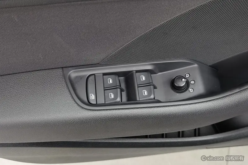 Audi A3 Sportback 35 TFSI — фото 18