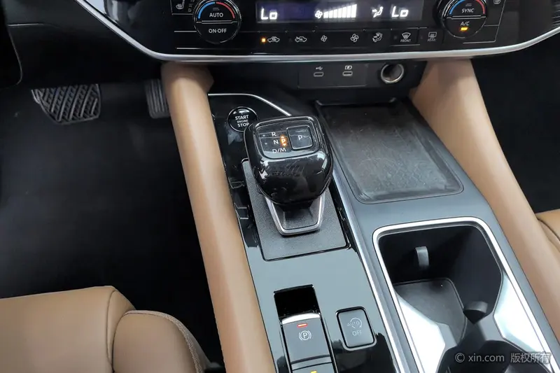 Nissan Pathfinder — фото 10