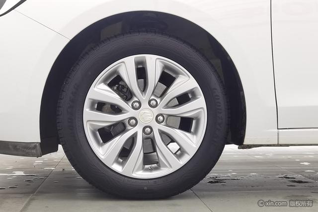 Buick Yinglang 2019 Белый из Китая