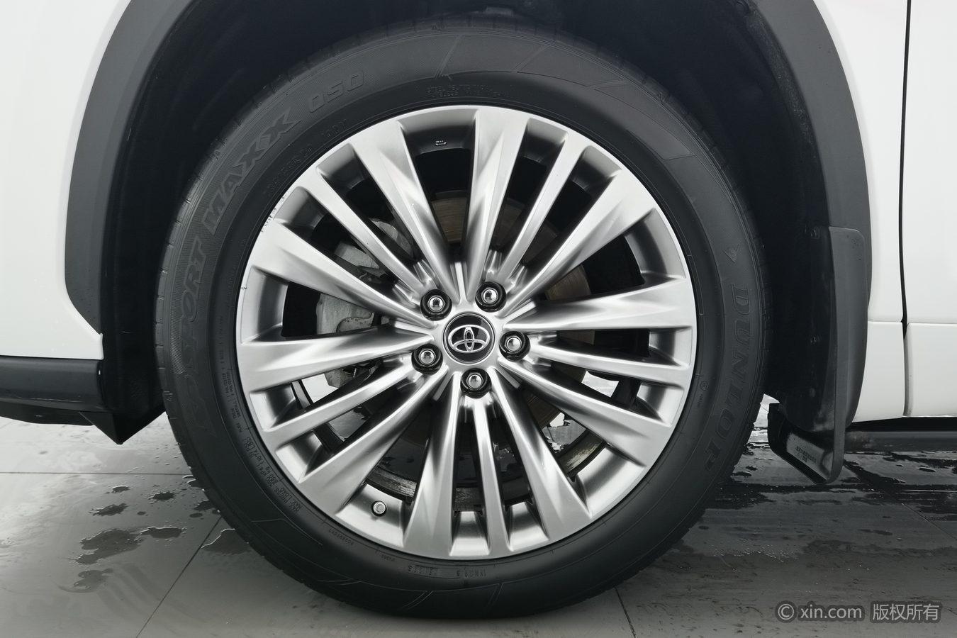 Toyota Highlander 2023 2.5L Luxury 7 мест