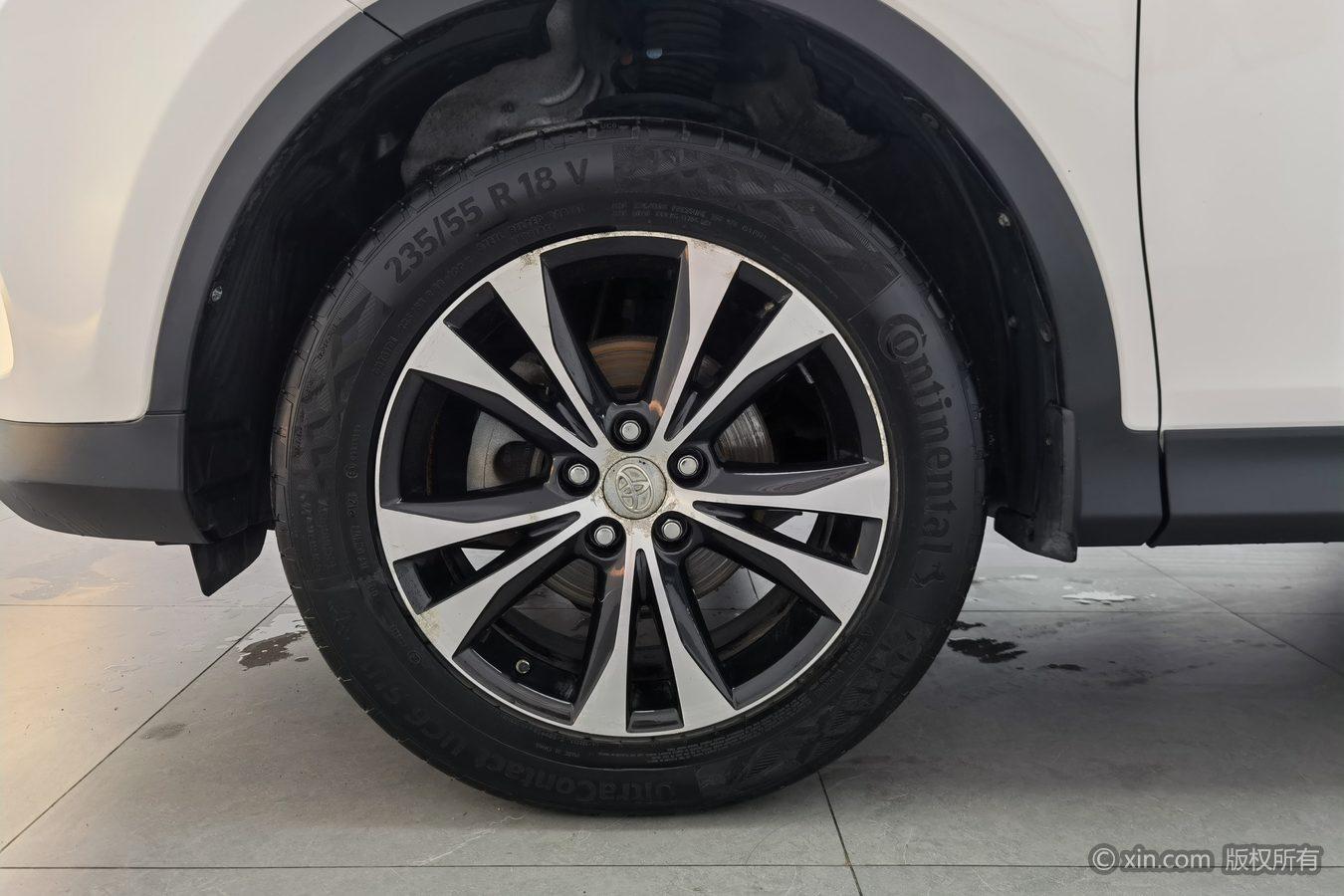 Toyota RAV4 2013 2.5L AT Luxury