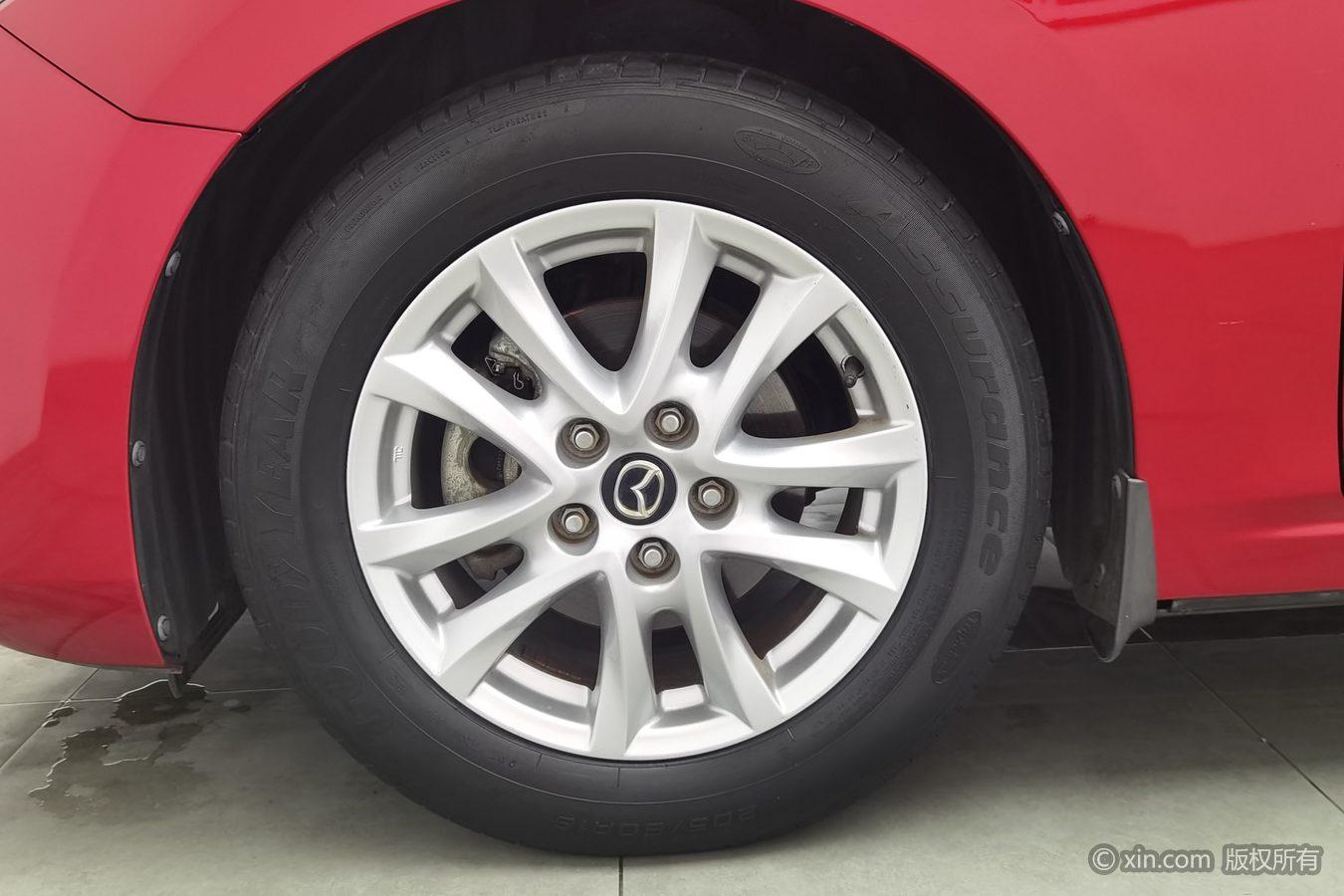 Mazda Mazda3 3 2017 1.5L AT Luxury V