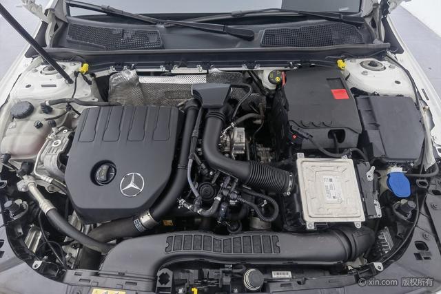 Mercedes-Benz A-Class 2022 A 200 L — фото 5
