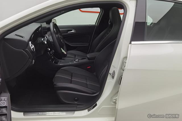 Mercedes-Benz A-Class 2018 A 200 — фото 17