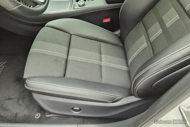 Mercedes-Benz A-Class 2018 A 200 — фото 18