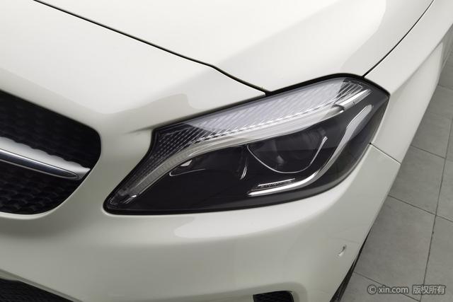 Mercedes-Benz A-Class 2018 A 200 — фото 7