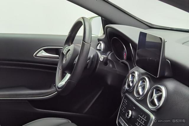 Mercedes-Benz A-Class 2018 A 200 — фото 12