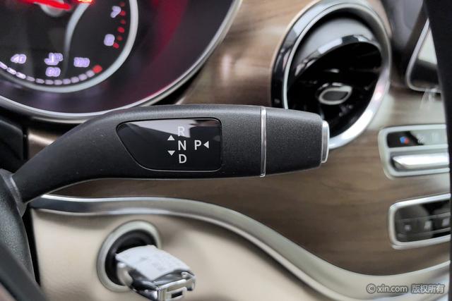 Mercedes-Benz V-Class 2021 V 260 L — фото 14