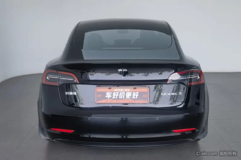 Tesla Model 3 — фото 3
