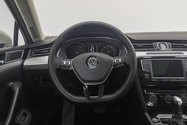 Volkswagen Magotan 2017 330 TSI DSG Leading — фото 14