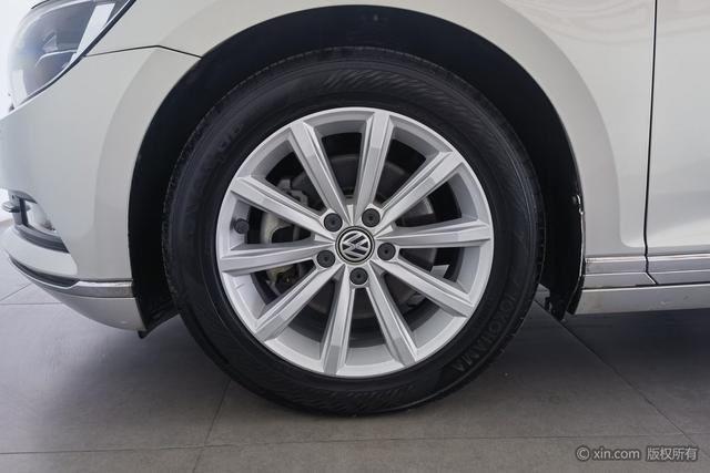 Volkswagen Magotan 2017 330 TSI DSG Leading — фото 8