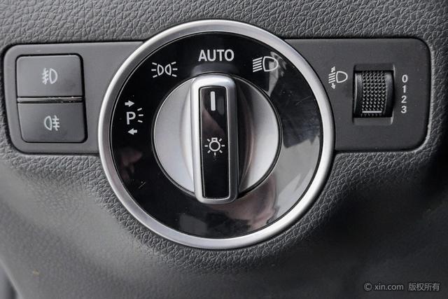 Mercedes-Benz GLA 2016 GLA 200 — фото 16