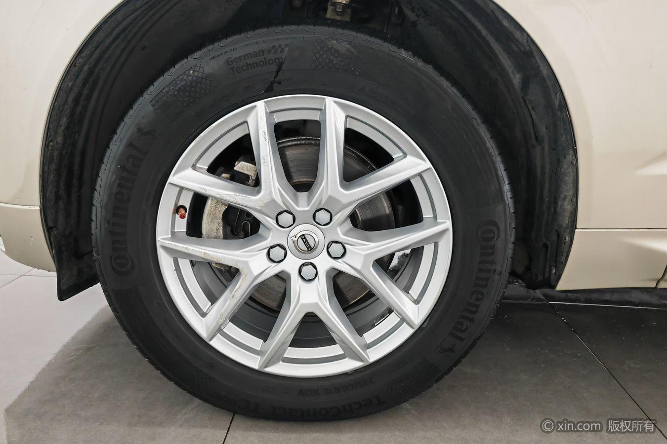 Volvo XC60 2019 T5 V