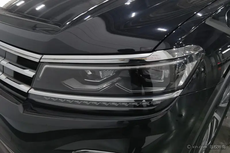Volkswagen Tiguan L — фото 5