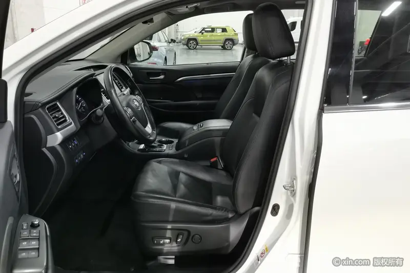 Toyota Highlander — фото 12