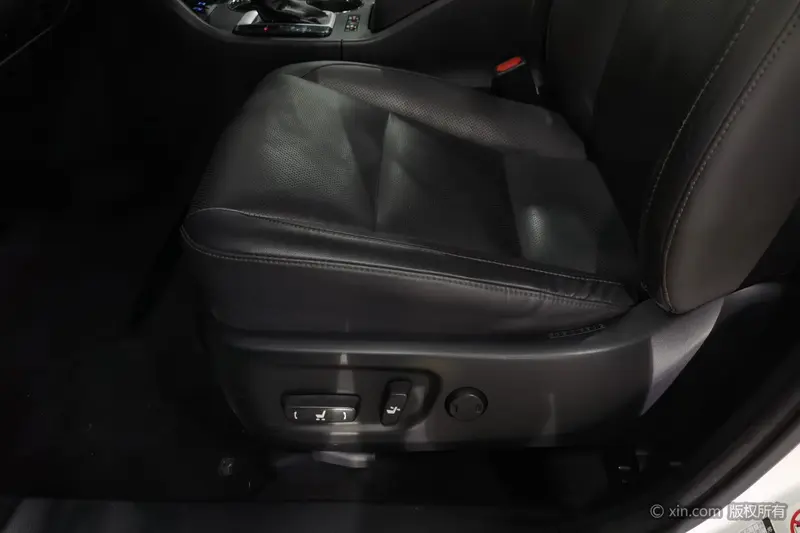 Toyota Highlander — фото 13