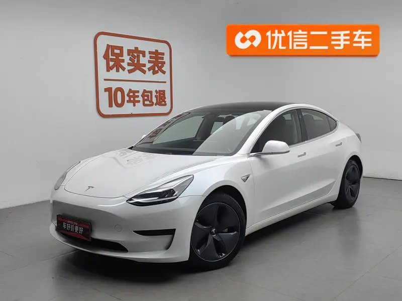 Tesla Model 3 — фото 1