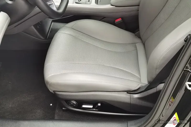 BYD Seal — фото 12