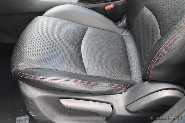 Mazda 3 2016 1.5 L MTLuxury — фото 18