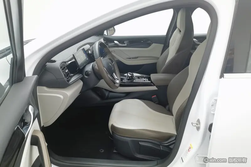 BYD Qin Plus — фото 12