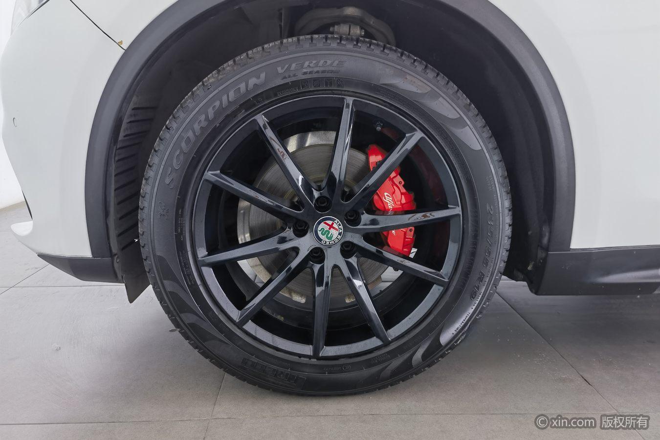 Alfa Romeo Stelvio 2017 2.0T 200HP Luxury