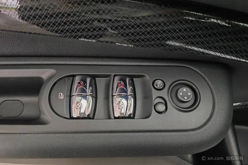 MINI CLUBMAN 1.5 T COOPER — фото 18