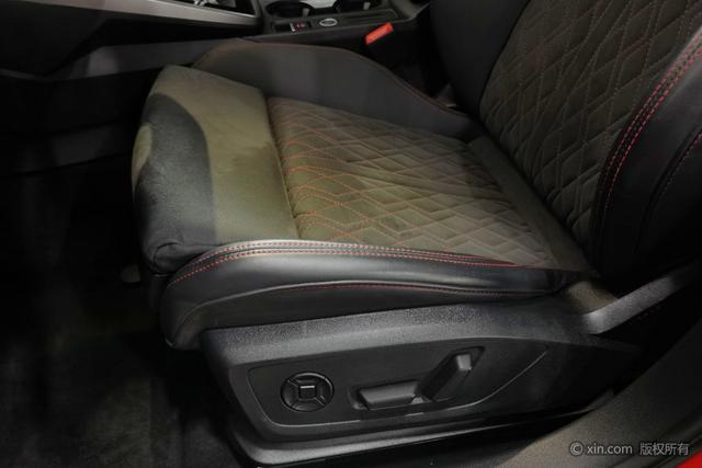 Audi A3 2023 Sportback 35 TFSI Sport — фото 19
