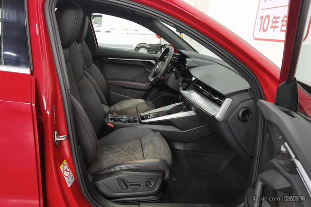 Audi A3 2023 Sportback 35 TFSI Sport — фото 10