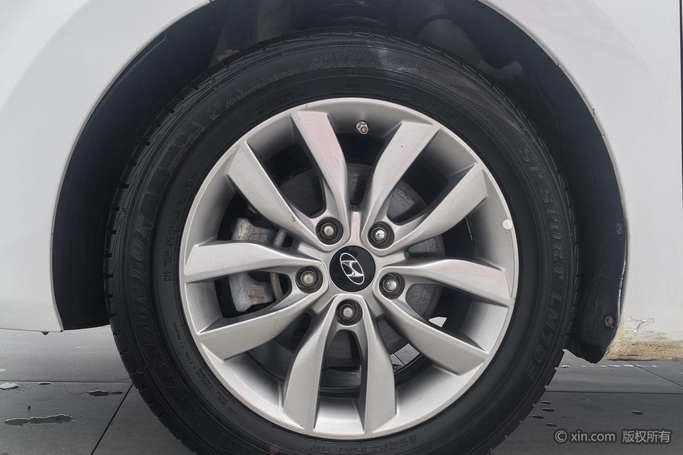 Hyundai Elantra 2015 1.6L AT Fashion