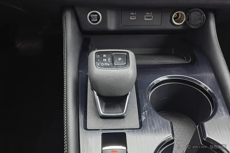 Nissan X-Trail — фото 10