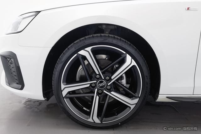 Audi A4L 2024 40 TFSI — фото 8